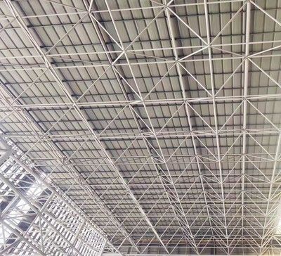 中学综合楼功能分区（-行政办公区通常会被设计得既安静又便于学习）
