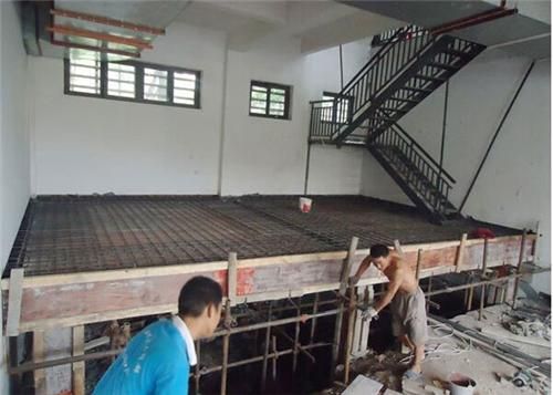 钢结构混凝土楼板（钢结构混凝土楼板施工难点钢结构混凝土楼板的施工难点）