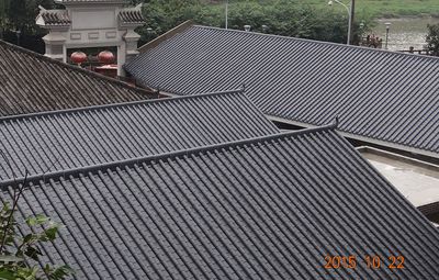 钢结构屋顶瓦片安装（钢结构屋顶瓦片安装技巧彩钢瓦安装安全防护措施） 钢结构蹦极设计 第2张