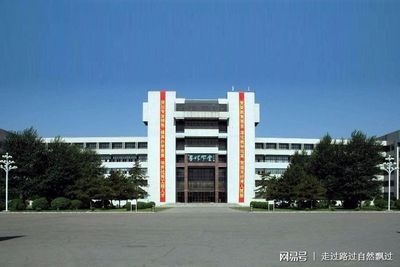 学校操场设计标语怎么写好（学校操场上有一个“健康第一”的标语，是否能吸引学生注意力） 北京钢结构设计问答