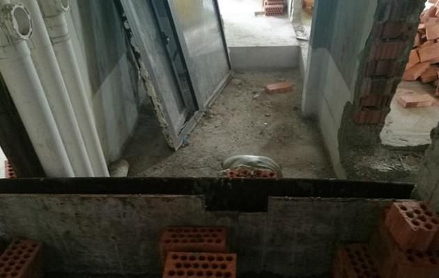 砌墙加钢筋的工艺（砌墙加钢筋的常见质量问题及解决办法及解决办法） 钢结构钢结构螺旋楼梯设计 第1张