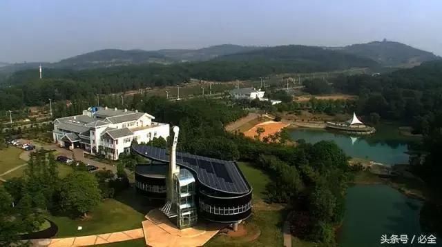 国内异形建筑（中国异形建筑与城市发展关系国内外异形建筑比较研究） 钢结构钢结构螺旋楼梯设计 第5张