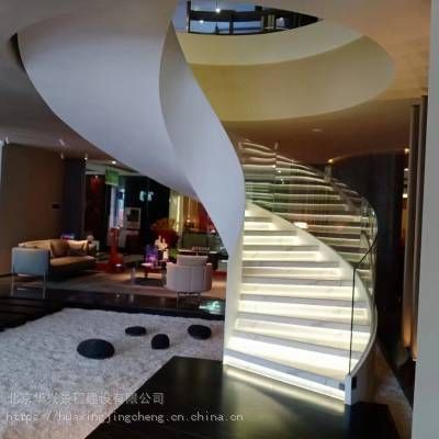 光伏发电板做房顶（光伏发电板作为房顶的一些信息）