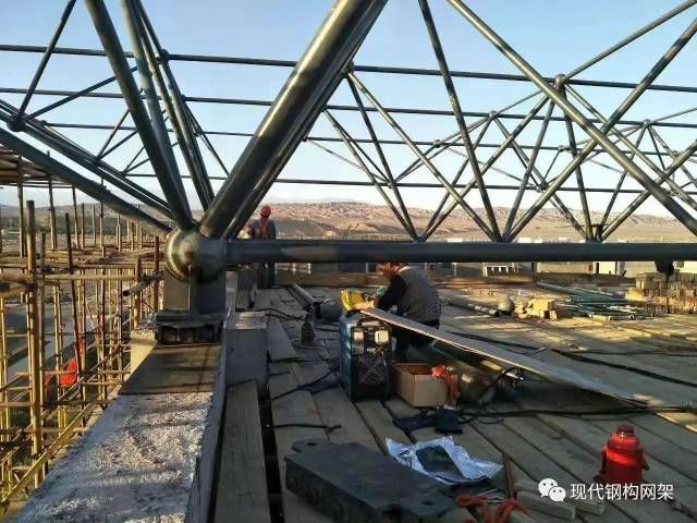 哪里招网架安装工人 建筑施工图设计 第1张