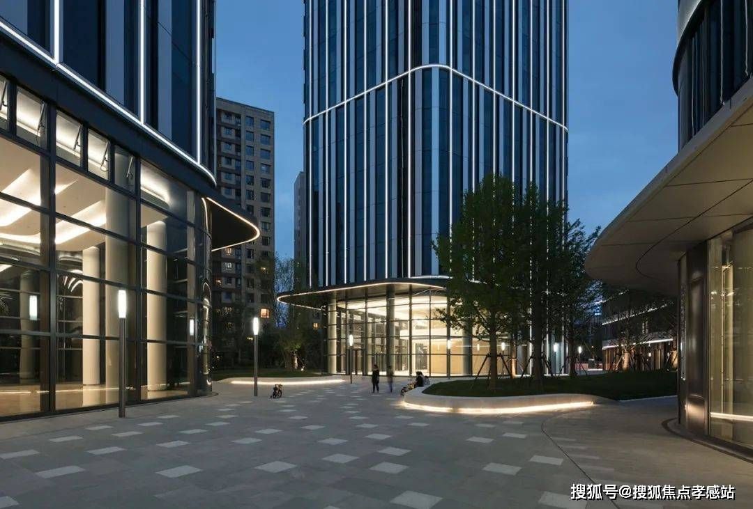 羽毛球馆图片（关于羽毛球馆的问题）