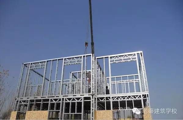 钢结构别墅建筑过程安装视频(钢结构别墅建筑过程和安装视频需要注意以下几点) 钢结构钢结构螺旋楼梯施工 第4张 钢结构别墅建筑过程安装视频(钢结构别墅建筑过程和安装视频需要注意以下几点) 钢结构钢结构螺旋楼梯施工 第4张
