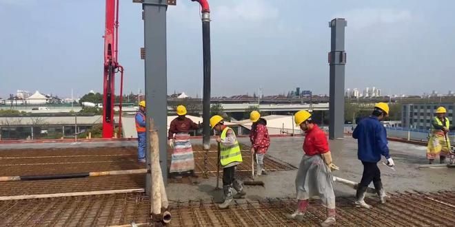 钢结构楼层板如何浇筑混凝土(浇筑钢结构楼层板施工安全措施混凝土泵管布置要点) 钢结构钢结构螺旋楼梯施工 第4张 钢结构楼层板如何浇筑混凝土(浇筑钢结构楼层板施工安全措施混凝土泵管布置要点) 钢结构钢结构螺旋楼梯施工 第4张
