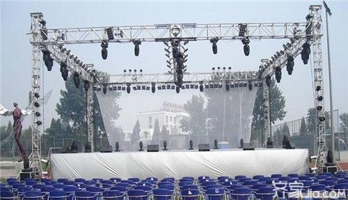 桁架搭建效果图设计图（桁架搭建效果图设计图提高搭建效率和安全性） 钢结构网架施工 第1张