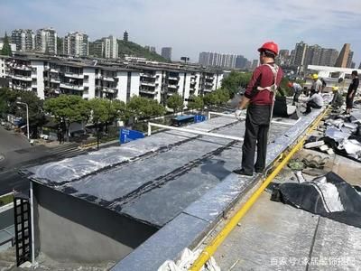 下列哪项不属于钢筋混凝土结构的优点（钢筋混凝土结构具有很高的耐久性，能够抵抗各种恶劣的环境条件和化学侵蚀） 北京钢结构设计问答
