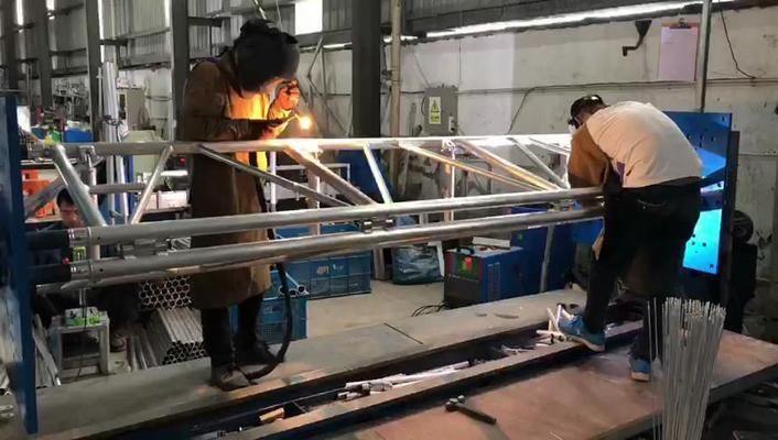 桁架安装画面视频(桁架安装安全规范铝合金桁架维护舞台灯光架设计原理) 结构桥梁钢结构施工 第3张 桁架安装画面视频(桁架安装安全规范铝合金桁架维护舞台灯光架设计原理) 结构桥梁钢结构施工 第3张