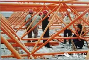 网架结构施工图 钢结构跳台设计 第2张