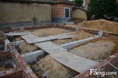 砖混结构多少钱一平方米（农村自建房装修材料选择砖混结构造价地域差异） 钢结构网架施工 第4张