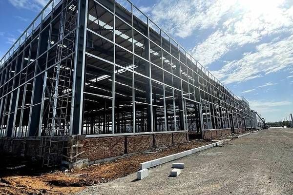 钢结构厂房工程造价实例（宜昌工业新区厂房：钢结构厂房用钢量计算方法） 结构框架设计 第1张