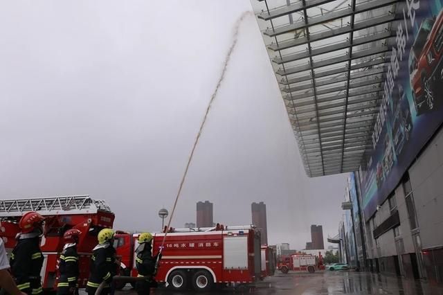 大跨度钢结构建筑火灾,应使用(大跨度钢结构建筑火灾应急演练) 装饰家装施工 第3张 大跨度钢结构建筑火灾,应使用(大跨度钢结构建筑火灾应急演练) 装饰家装施工 第3张