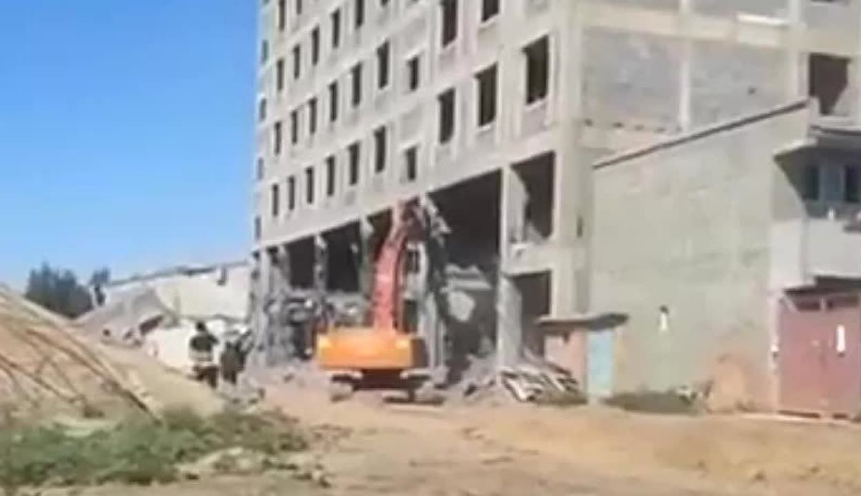 拆房子找什么工程队（如何选择专业拆除工程队） 钢结构门式钢架施工 第4张