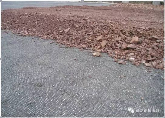 地基加固处理方法有哪些种类（桩类加固法的优缺点） 钢结构钢结构螺旋楼梯施工 第5张