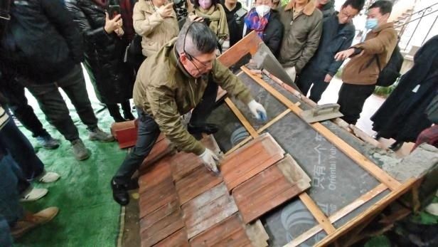 屋面修缮施工方案 钢结构玻璃栈道设计 第2张 屋面修缮施工方案 钢结构玻璃栈道设计 第2张