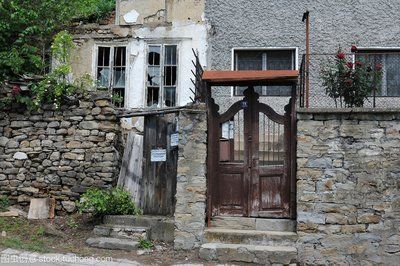 建筑加固改造工程案例分析.pdf（建筑加固改造工程案例分析） 钢结构框架施工 第4张