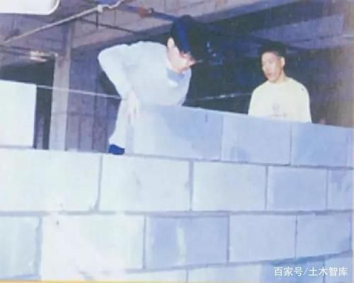 砖混结构墙体详图（砖混结构与钢结构对比优势,砖混结构墙体节能改造方法） 钢结构网架设计 第5张