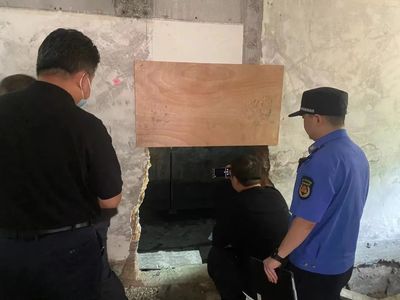 装修拆承重墙向哪举报（承重墙拆除的法律责任） 钢结构钢结构螺旋楼梯施工 第1张