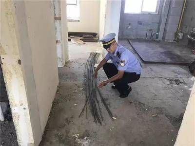 装修拆承重墙向哪举报（承重墙拆除的法律责任） 钢结构钢结构螺旋楼梯施工 第2张