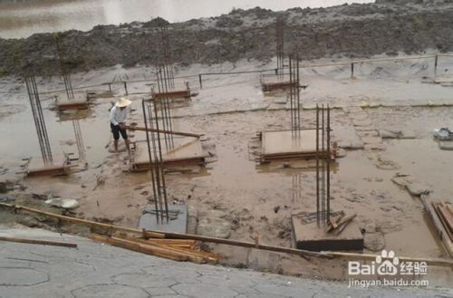 农村建房基础怎么做最好视频（农村建房地基选材指南） 钢结构钢结构停车场设计 第5张