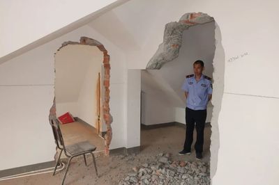 拆承重墙 举报 结构地下室施工 第2张 拆承重墙 举报 结构地下室施工 第2张