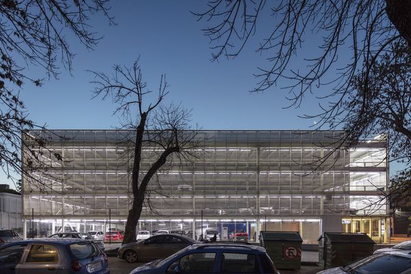 钢架停车楼(钢架停车楼与传统车库的区别,) 建筑方案设计 第1张 钢架停车楼(钢架停车楼与传统车库的区别,) 建筑方案设计 第1张
