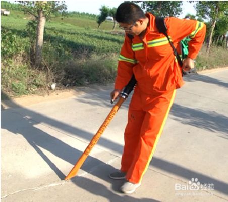 混凝土道路裂缝修补方法（嵌缝堵漏法：混凝土裂缝修补后的养护技巧,裂缝修补成本分析） 钢结构跳台设计 第5张