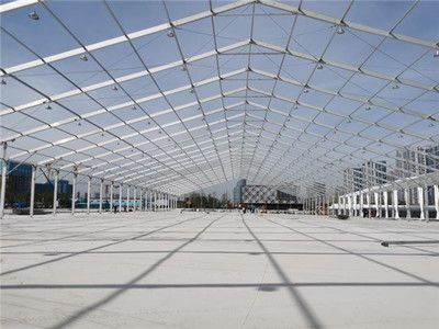 钢结构会议室外观（关于钢结构会议室外观设计的详细描述） 钢结构玻璃栈道施工 第3张
