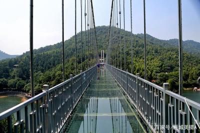 钢结构玻璃廊桥效果图(钢结构玻璃廊桥施工工艺) 钢结构有限元分析设计 第4张 钢结构玻璃廊桥效果图(钢结构玻璃廊桥施工工艺) 钢结构有限元分析设计 第4张