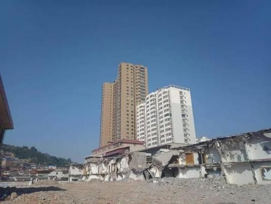 北京别墅拆除多少钱 钢结构跳台设计 第1张 北京别墅拆除多少钱 钢结构跳台设计 第1张