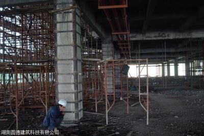 顶层加固怎么做的（外贴钢板加固技术案例分析外贴钢板加固步骤流程）