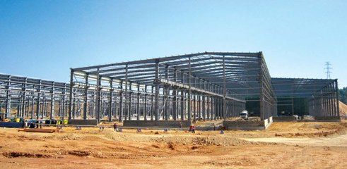 钢结构厂房建造价格多少(钢结构厂房建造价格受多种因素影响钢结构厂房施工周期控制) 钢结构玻璃栈道施工 第1张 钢结构厂房建造价格多少(钢结构厂房建造价格受多种因素影响钢结构厂房施工周期控制) 钢结构玻璃栈道施工 第1张