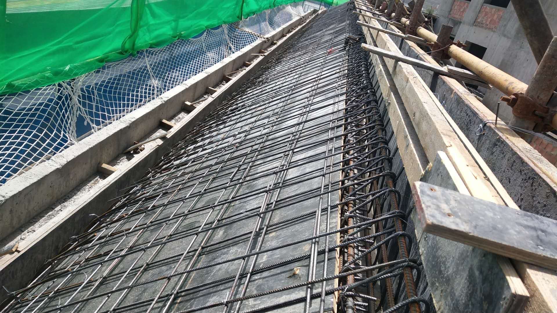 屋面加固施工对室内人员保护措施包括哪些(屋面加固施工安全技术交底内容) 结构电力行业施工 第2张 屋面加固施工对室内人员保护措施包括哪些(屋面加固施工安全技术交底内容) 结构电力行业施工 第2张