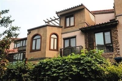 别墅扩建属于违建吗（别墅扩建属于违建主要取决于扩建过程是否符合法律法规和规划规定） 钢结构玻璃栈道施工 第4张