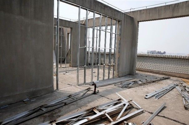 顶层加盖用什么材料(金属屋顶防腐处理方法) 装饰家装施工 第1张 顶层加盖用什么材料(金属屋顶防腐处理方法) 装饰家装施工 第1张