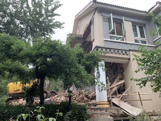 2020年北京违建别墅拆除政策 钢结构玻璃栈道设计 第1张 2020年北京违建别墅拆除政策 钢结构玻璃栈道设计 第1张