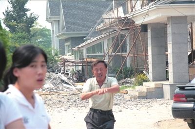 北京别墅私搭乱建(北京别墅违建整改措施) 钢结构蹦极施工 第1张 北京别墅私搭乱建(北京别墅违建整改措施) 钢结构蹦极施工 第1张