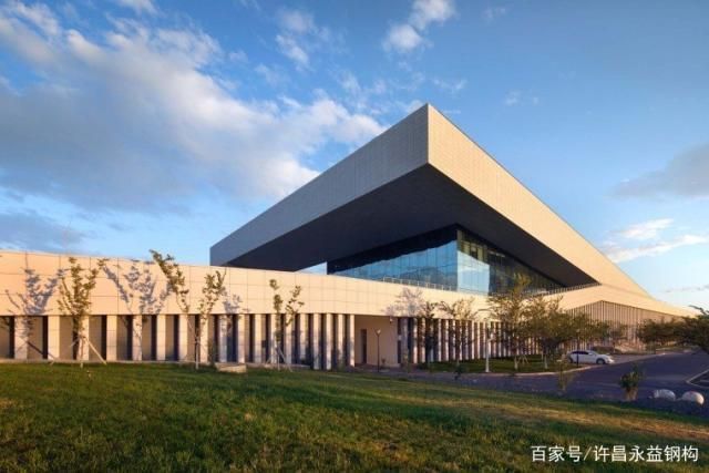 钢结构厂房改造工程设备保护图片（钢结构厂房改造安全标识案例） 钢结构有限元分析设计 第3张