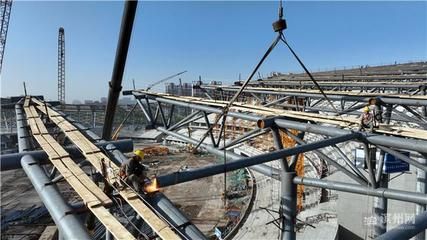 网架高度和跨度关系 钢结构钢结构停车场施工 第3张
