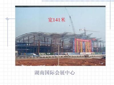 广告桁架怎么读（“桁架”的拼音是：广告桁架在建筑中的应用案例） 钢结构玻璃栈道设计 第4张