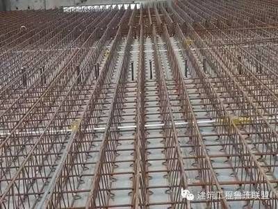 桁架板钢筋布置图片