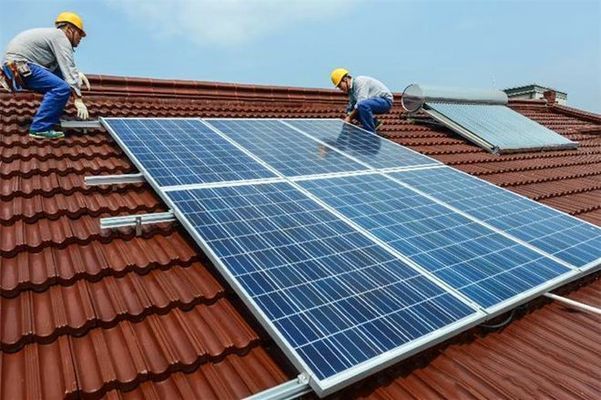 用光伏板做屋顶(光伏板屋顶的维护) 建筑施工图施工 第2张 用光伏板做屋顶(光伏板屋顶的维护) 建筑施工图施工 第2张