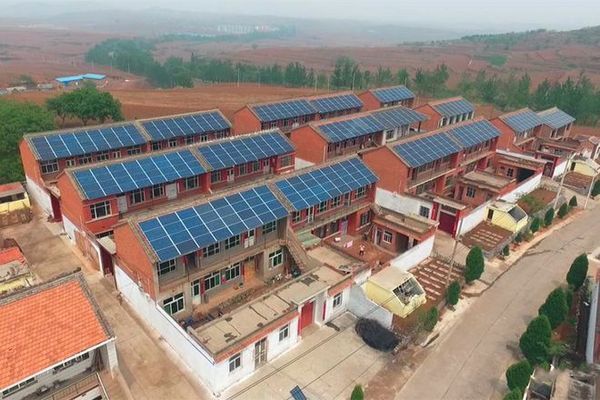 用光伏板做屋顶(光伏板屋顶的维护) 建筑施工图施工 第4张 用光伏板做屋顶(光伏板屋顶的维护) 建筑施工图施工 第4张