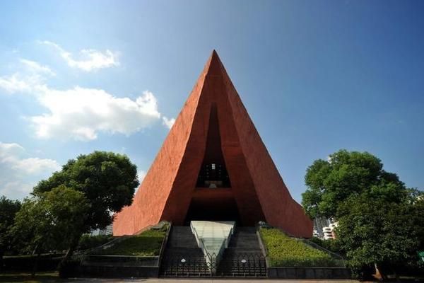 双坡屋顶什么意思(双坡屋顶在现代建筑中的应用) 结构机械钢结构施工 第5张 双坡屋顶什么意思(双坡屋顶在现代建筑中的应用) 结构机械钢结构施工 第5张