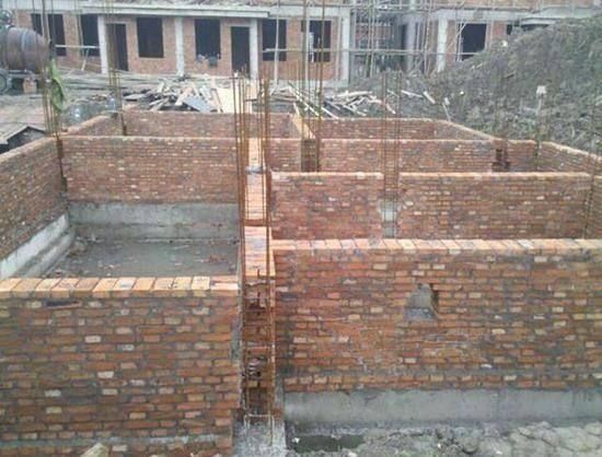 自建房地基下沉的标准有哪些