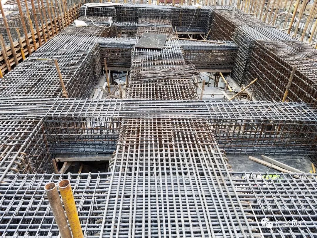 建筑滑板基础图片（建筑滑板场地的基础通常指的是滑板场地的基础建设） 结构机械钢结构施工 第1张