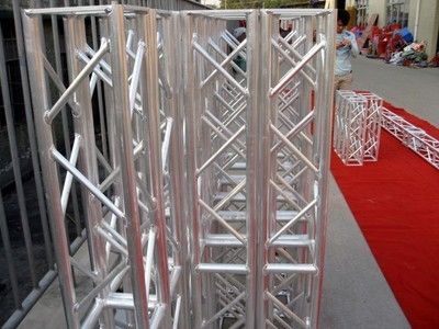广告桁架搭建制作多少一平方米(桁架制作包含费用明细) 建筑方案设计 第4张 广告桁架搭建制作多少一平方米(桁架制作包含费用明细) 建筑方案设计 第4张