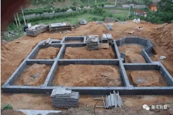 自建房地基下沉一般几年(自建房地基下沉并没有一个固定时间,它取决于多种因素) 钢结构蹦极设计 第5张 自建房地基下沉一般几年(自建房地基下沉并没有一个固定时间,它取决于多种因素) 钢结构蹦极设计 第5张